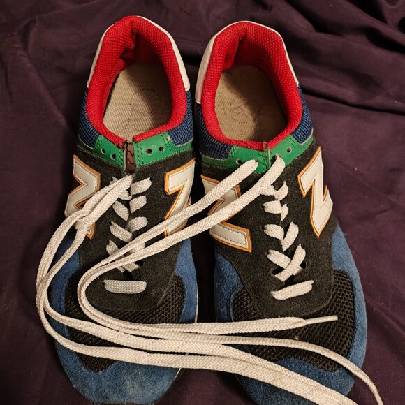 Men 8.5 Black, Blue, Green, Red, and White New Balance 574 running shoes - Picture 6 of 6